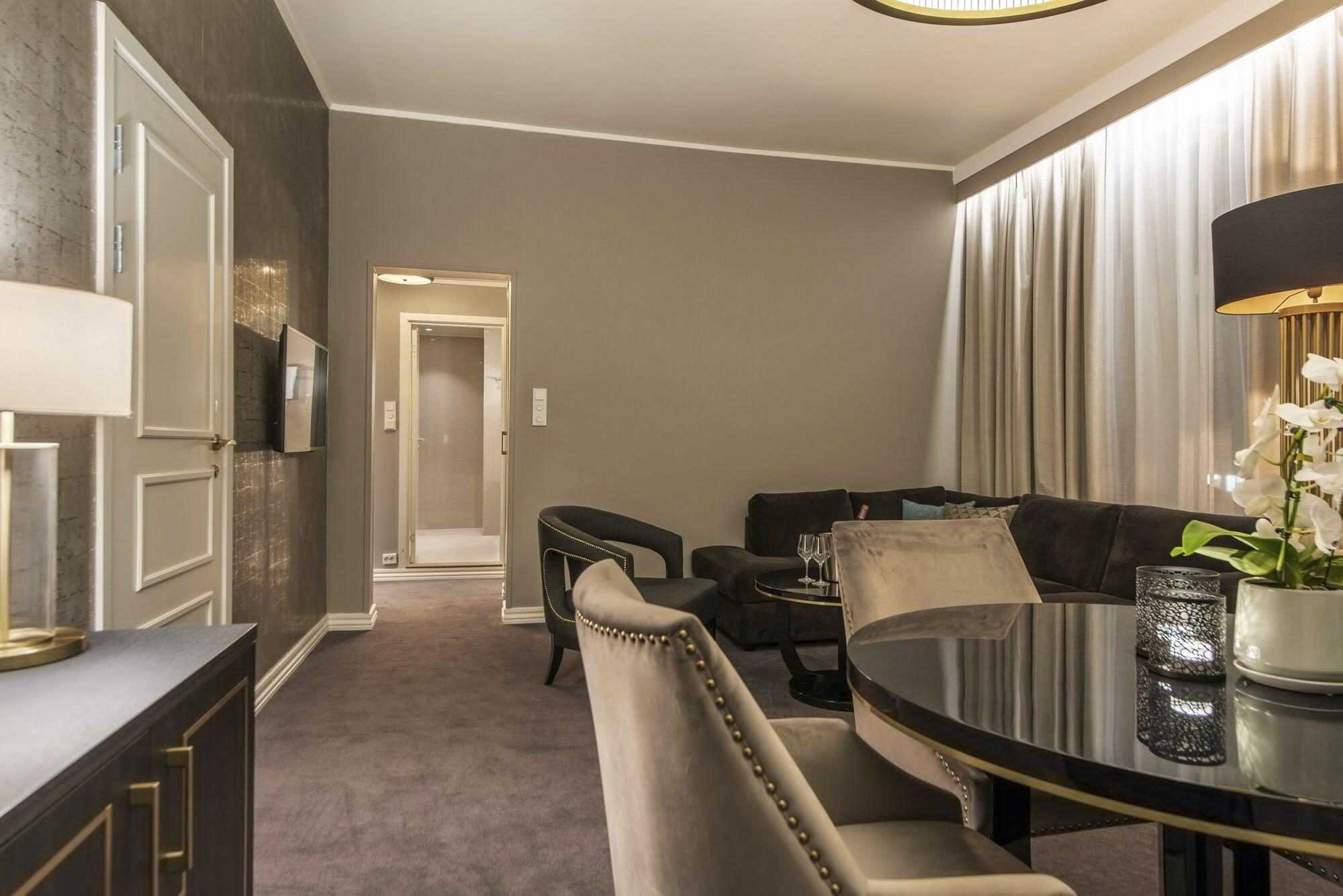 Home Hotel Grand Gjovik Ngoại thất bức ảnh